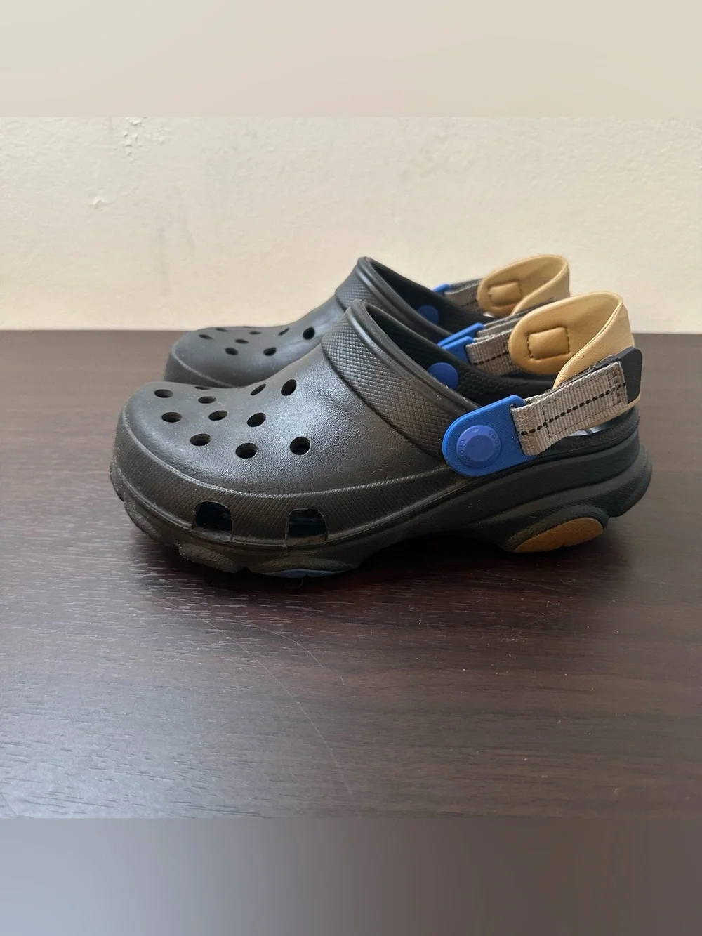 Crocs Classic All-Terrain Clogs Kids Black Adjustable Strap, Size Junior 2 Kids